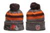 Gorras de Equipo de Fútbol Nuevas al por Mayor para Otoño e Invierno, Gorros de Punto Cálidos para Hombres y Mujeres, Gorras Bordadas con Letras