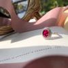 Simples Pequeno Fresco Cor Requintada Tesouro Conjunto de Três Peças Brincos Colar Anel Feminino ins Niche Design High-end Internet Celebrity