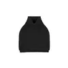 Un imprescindible para crear looks con estilo: un chal de cuello alto de lana merino superfina con una abertura, que ofrece múltiples formas de llevarlo