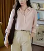 Camisa rosa Moririose de linho Tencel para mulheres, estilo outono, com gola de lapela, frente abotoada e design de ombros caídos, oferecendo um visual versátil e elegante para o trabalho ou uso casual.