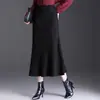 Falda de gamuza negra estilo sirena para mujer talla grande, nueva otoño/invierno 2026, que alarga la figura, adelgazante, moderna, rejuvenecedora, falda de longitud media