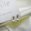 Brincos de Pérola Estilo Ins com Estética de Nicho, Design Geométrico, Sensação de Alto Padrão, Brincos Minimalistas da Moda para o Dia a Dia Atacado