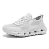 Sapatos esportivos de corrida respiráveis vazados de tamanho grande para exportação de verão, sapatos esportivos ultraleves com absorção de choque, sapatos masculinos de rebote com biqueira larga para casais