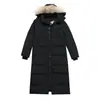 Parka de Penas Estendida CG Feminina Europeia e Americana Tendência Marca Nova com Bordado de Emblema Etiqueta, Alternativa a Produtos Europeus Transfronteiriços