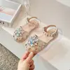 Sandalias Infantiles 2026 Nuevas de Verano Más Vendidas Zapatos de Princesa para Niños Niñas Pequeñas Zapato Cerrado con Pedrería Suela Suave Elegantes Zapatos de Cristal