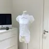 Camisa Branca de Tencel com Cintura Ajustada e Gola Peter Pan para Mulheres com Mangas Bufantes e Aplicação de Renda Off-White, Direto da Fábrica, Tecido Woven Levemente Elástico