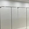 Estante de Exhibición para Tienda de Ropa Barra para Colgar Ropa de Pared Acero Inoxidable Dibujado alambre Plata Popular en Internet Ropa de Mujer Ropa de Niño Estante de Exhibición de Piso a Piso