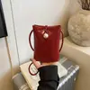 Bolsa Mini Celular de Nicho para Mulheres 2025 Nova Moda Elegante Bolsa Vermelha de Ombro Transversal Bolsa Pequena de Cor Sólida Simples