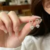 Brincos de tarraxa em forma de coração com contas prateadas estilo francês para mulheres, pequenos brincos criativos estilo coreano, mini brincos vazados, brincos estilo festivo