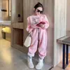 Conjunto de Sudadera para Niña con Forro Polar, Pantalones Deportivos Gruesos y Cálidos, Estilo Dulce y Fresco para Niñas Pequeñas, Conjunto de Dos Piezas Nuevo de Moda Invierno 2026