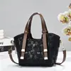 A bolsa popular mais vendida deste ano, grande capacidade feminina, novo estilo 2026, design de nicho, bolsa transversal moderna, bolsa de mão
