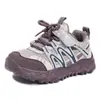 Zapatillas clásicas versátiles de retazos estilo retro casual para niños, nuevas zapatillas de correr primavera/verano 2026 para niños y niñas