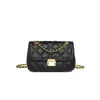 Bolsa de Ombro Rombo Elegante e Simples, Nova Bolsa de Corrente Versátil para Todas as Estações, Bolsa Feminina Elegante com Compartimento com Zíper, Entrega da Primeira Geração