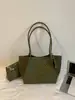 Bolsa de mano tejida de gran capacidad transfronteriza, moderna, casual, versátil, adecuada para ir al trabajo, bolso de hombro de moda de nicho, bolso de axila elegante
