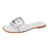 Sandalias casuales de moda europeas y americanas para mujer, sandalias de hebilla cuadrada 2026, sandalias planas de moda para estudiantes, venta al por mayor en tallas grandes