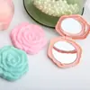 Espejo Pequeño Plegable de Flor de Rosa con Tapa abatible Portátil Espejo de Doble Cara Plegable Espejo de Maquillaje Portátil Fabricante