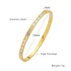 Pulsera de Acero de Titanio Dorado con Incrustaciones de Circonia Retro de Lujo Ligero Transfronteriza Europea y Americana, Pulsera Versátil de Acero Inoxidable Chapado en Oro de Alta Gama