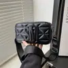 Moda alta textura 2025 principios de primavera nuevo letras pequeñas bolsa para cámara bandolera bandolera tendencia elegante bolsa cuadrada pequeña