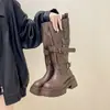 Botas Longas Versáteis de Solado Grosso Design Único Decoração com Fivela de Cinto Adiciona Senso de Moda Alonga as Pernas Bonitas Estilo Quente Maillard