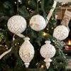 Colgante con Forma de Bola de Navidad Mate Retro Lujo Ligero Copo de Nieve Adorno de Regalo Decoración de Árbol de Navidad Plástico Blanco Dorado Nuevo Estilo