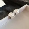 Pendientes Metálicos con Patrón de Cruz en Forma de C Aguja de Plata Pendientes de Moda Casual Simples Elegantes Pendientes Ligeros de Lujo de Gama Alta para Mujeres