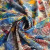 Tecido de Malha Estampado com Penas Coloridas Poliéster Spandex 40D Elástico Malha Estampada Camisa Base Tecido para Vestido de Praia de Férias