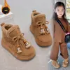 Botas de nieve de invierno para niños con forro de polar, botas de algodón cálidas para niñas, suela suave, antideslizantes, botines con borlas y adornos de cuentas, zapatos de algodón para bebés niñas