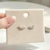 Pendientes Exquisitos y Compactos de Zirconia Curva para Mujer, Lujo Ligero, Sensación de Alta Gama, Estilo Irregular, Dulces y Versátiles, Modernos