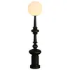 Lámpara de pie de columna romana de mediados de siglo, adecuada para sala de estar, colocada junto al sofá, dormitorio retro de estilo francés, creando un ambiente sofisticado y artístico