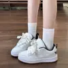 Tênis femininos estilo retrô americano 2026 novos versáteis primavera-verão mocassins de sola grossa para estudantes, sapatos esportivos casuais leves