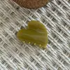 Presilha de Cabelo Estilo Coreano Amarela Translúcida com Garra de Coração Meia-Lua para Mulheres Coque na Parte de Trás da Cabeça Presilha Tubarão Presilha Diária para Meio Preso Acessórios de Cabelo