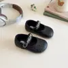 Sapatos de Couro da Moda para Meninas com Letras de Strass, Novo Estilo Coreano Primavera 2025, Moda Versátil para Crianças de Tamanho Médio e Grande, Sapatos de Princesa