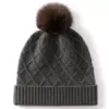 Gorro de punto con patrón de rombos y pompón grande, suave, cálido y resistente al frío, nuevo gorro de ciclismo de cachemir para mujer, turbante