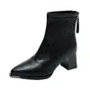 ¡Estos zapatos son demasiado bonitos, te hacen más alto y más delgado! ¡Hacen que tus piernas se vean largas cuando las usas!