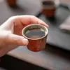 Caneca Pequena de Chá Argila Vermelha Montanha Rocha Velha Esmalte Ocre Caneca de Chá Cerâmica Wabi-Sabi Caneca Pessoal Caneca de Chá Kung Fu Caneca de Chá
