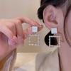 Aretes de Perlas Falsas Estilo Lujo Ligero, Modernos y Versátiles, Aretes de Celebridad de Internet en Tendencia 2025, Venta al por Mayor desde Yiwu
