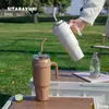 Taza Aislada de Gran Capacidad, Botella de Agua Unisex, Acero Inoxidable con Popote, Taza Portátil para Deportes y Viajes, Sellada de Gran Capacidad