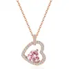 Entra en el mundo de los collares de plata 925 con forma de corazón y circonita cúbica de Amazon, que presentan delicados y únicos colgantes de piedras preciosas de colores y cadenas de eslabones cruzados, disponibles para venta al por mayor.