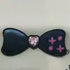 Lindo Chica Corazón Negro Rosa Kt Gato Lazo Pasador Joyería Accesorios Mayoreo DIY Funda de Teléfono Móvil Insignia Decorativa