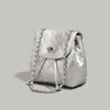 Mochila de Cadena con Patrón de Diamantes de Moda para Mujer 2026 Nueva Bolso Cubo Plateado Mochila Escolar para Estudiantes Mochila Versátil para el Trabajo