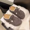 Zapatos Birkenstock super calientes de suela gruesa con tacón oculto, slip-on, de punta cerrada, medias pantuflas para mujer, para usar al aire libre en otoño, nuevo estilo popular 2026