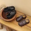 Zapatos de cuero de moda para niños 2026 estilo coreano para niñas, otoño e invierno, cálidos con forro de felpa, zapatos tipo Birkenstock para bebé