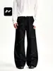 Pantalones casuales de pierna ancha, diseño dividido deconstruido, corte holgado y limpio, en rico estilo callejero americano, mezclilla negra para hombres y mujeres