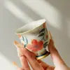 Taza de Cerámica Antigua con Esmalte de Caramelo y Flor de Durazno Pintada a Mano Taza de Té para el Hogar con Pie Alto y Diseño Floral Taza Individual