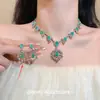 Conjunto de collar y pendientes de gota de agua de pedrería verde vintage estilo palacio, accesorio elegante y moderno de alta gama para vestido de noche para mujer