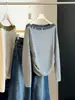 Top de punto a rayas de color contrastante para mujer, hombros descubiertos, otoño, escote diagonal, botones, fruncido lateral, cintura ceñida, adelgazante, manga larga