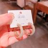 Pendientes de red rojos de moda con diseño de hebilla de oreja cuadrada geométrica de circón para mujer, estilo frío que combina con todo, nicho 2023, nueva moda