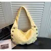 Bolsa tote patchwork com rebites grandes, bolsa para o dia a dia, bolsa casual de grande capacidade para viagens, bolsa de ombro feminina moderna e estilosa