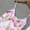Nova Camisola Popular Europeia e Americana com Decote em V Profundo de Seda Sintética com Renda Confortável, Atacado para Exportação