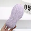 Zapatos deportivos infantiles hechos a máquina con cara de cuero, tallas 26-31, zapatillas de niña con dibujos animados y luces, al por mayor 6718